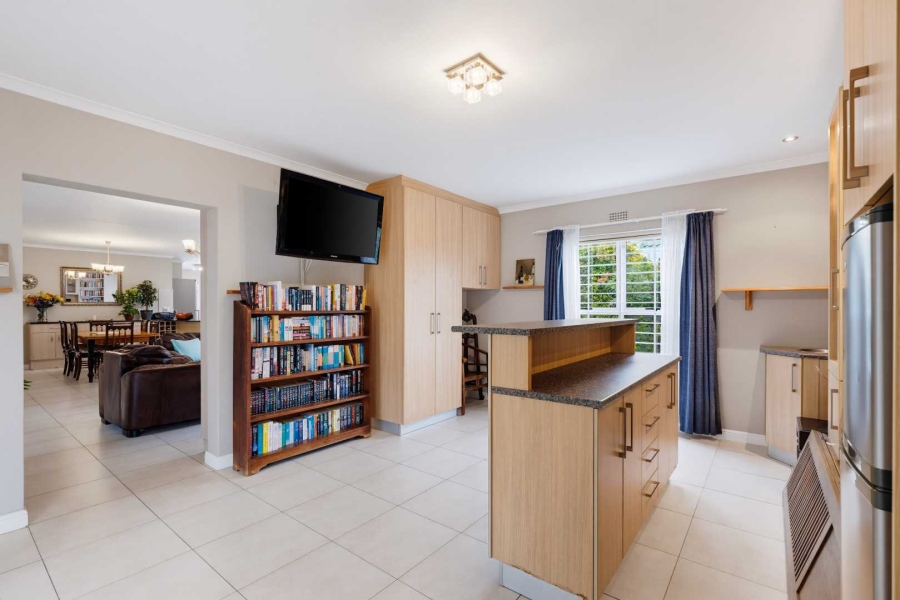 4 Bedroom Property for Sale in Sunningdale Western Cape